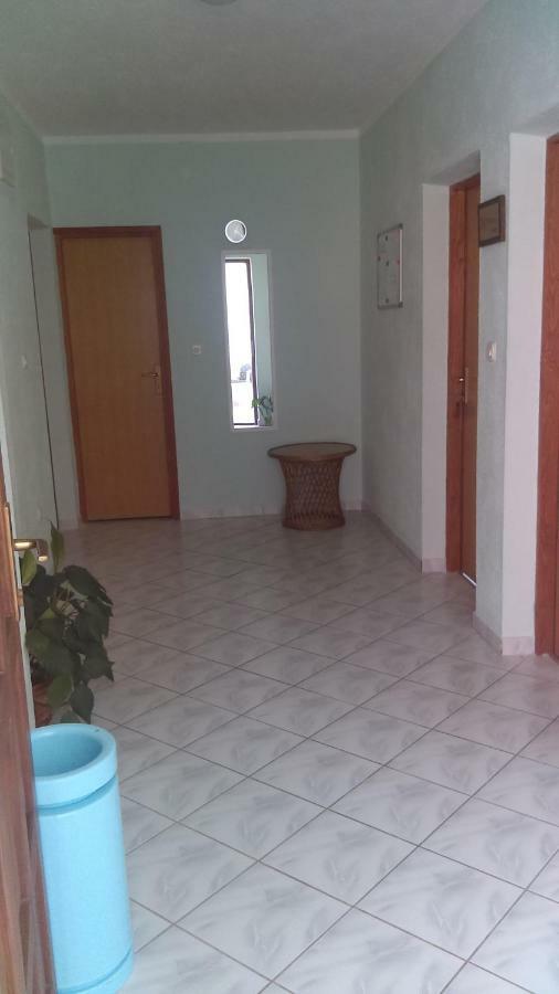 Guesthouse Bili Karlobag Exterior photo