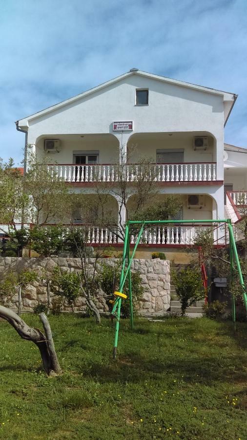 Guesthouse Bili Karlobag Exterior photo
